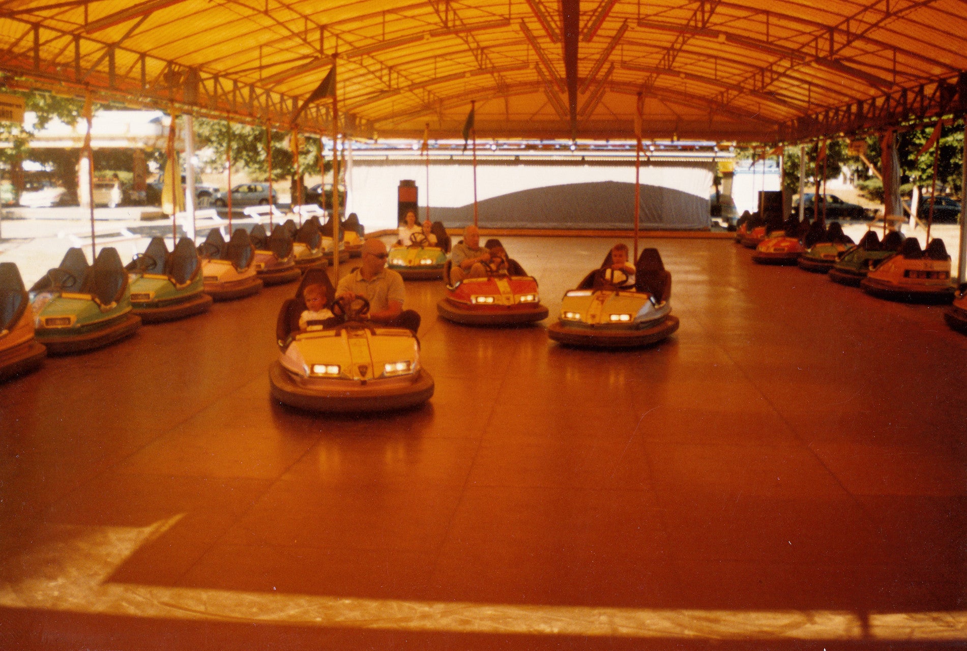 Fotos: Recuerdos y momentos de los coches de choque de Papalaguinda