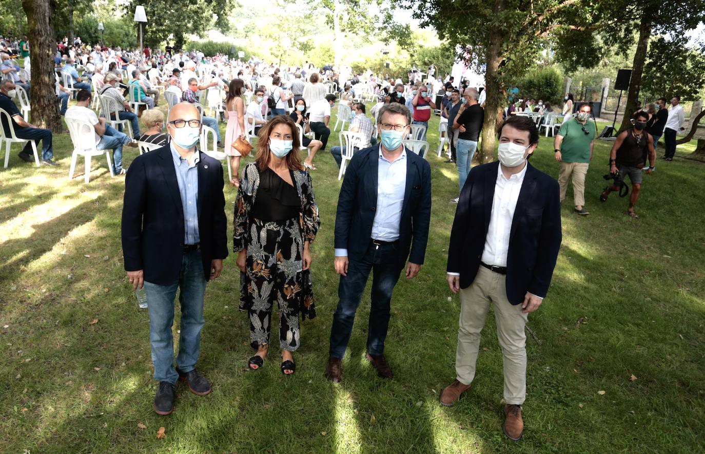 Fotos: El presidente del PP de Castilla y León apoya al candidato del PP a la presidencia de Galicia en un acto en Orense