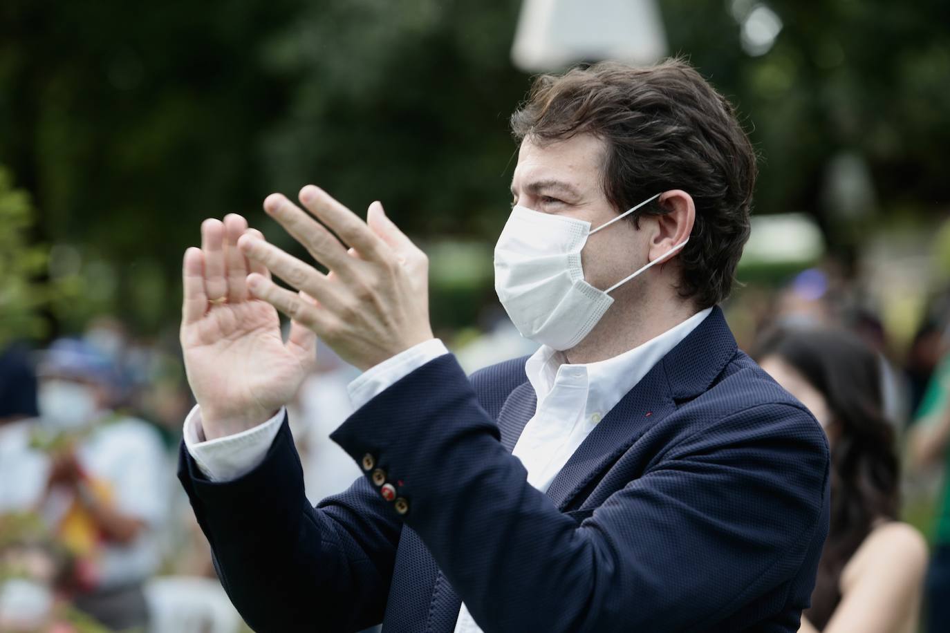 Fotos: El presidente del PP de Castilla y León apoya al candidato del PP a la presidencia de Galicia en un acto en Orense