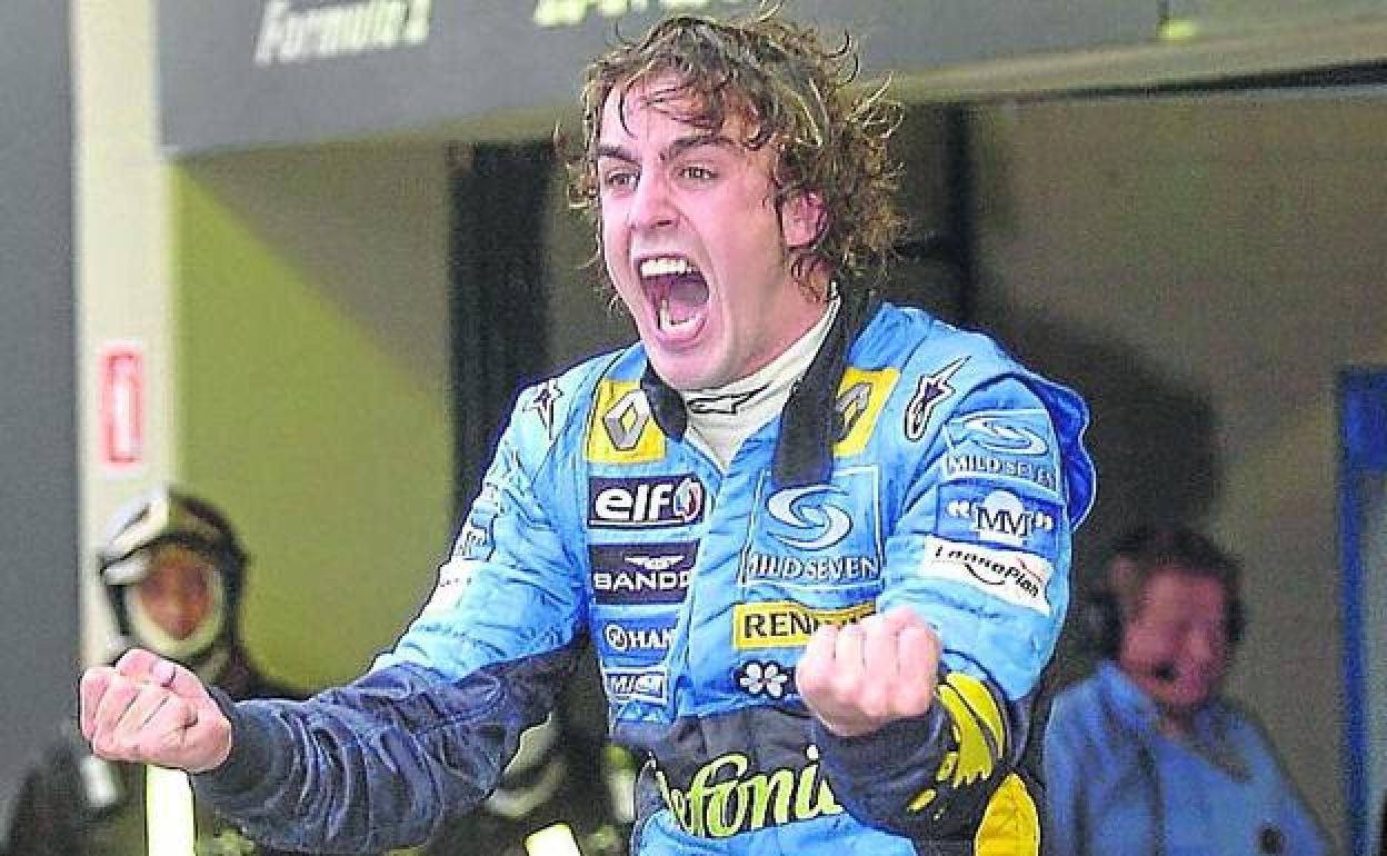 Fernando Alonso celebra uno de sus títulos mundiales. 