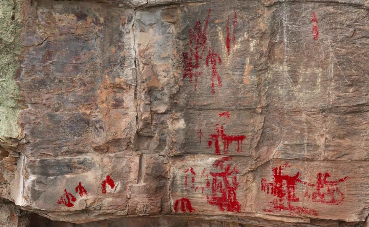 Imagen de un calco en piedra en Peña Piñera. 