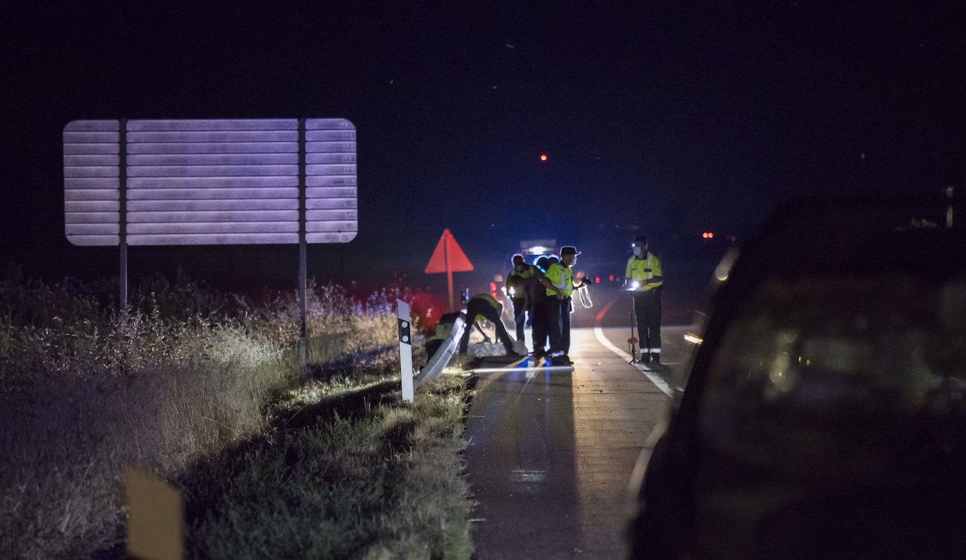 Tres mujeres fallecen en un atropello en la N-620 en el término municipal de Pedrosillo el Ralo. En las imágenes, el lugar del accidente.