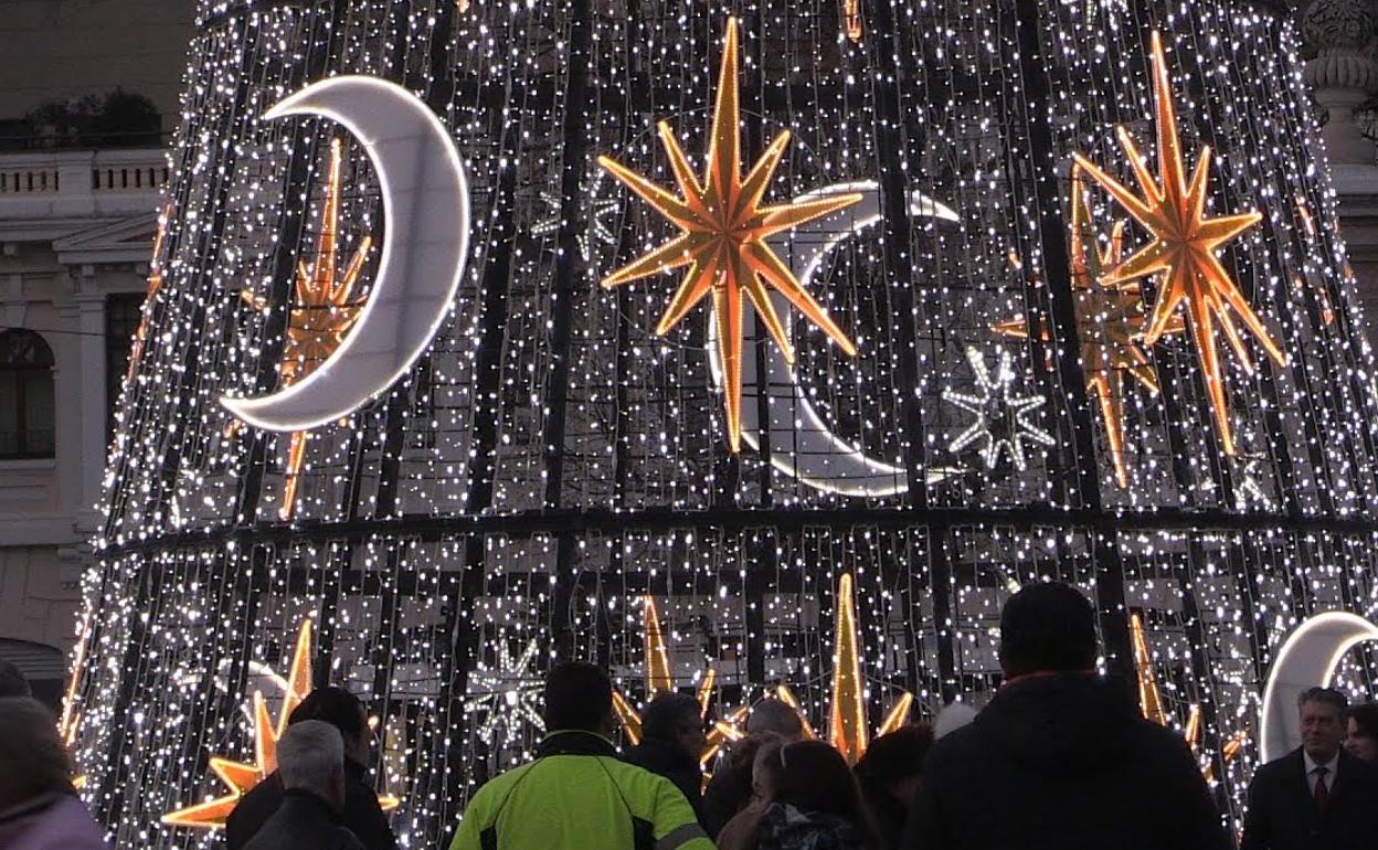 Imagen de la iluminación durante la última Navidad en León capital.