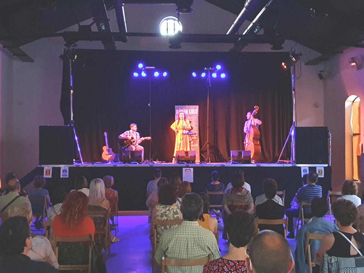 El trio musical compuesto por Leticia Robles, Emilio Sáiz y Sergio García.