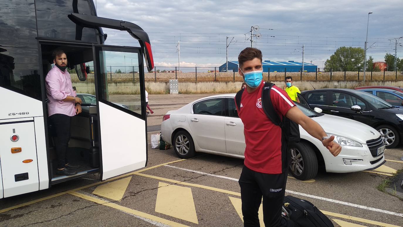 El equipo de José Manuel Aira recibe el cariño y el calor de la hinchada antes de viajar a tierras andaluzas.