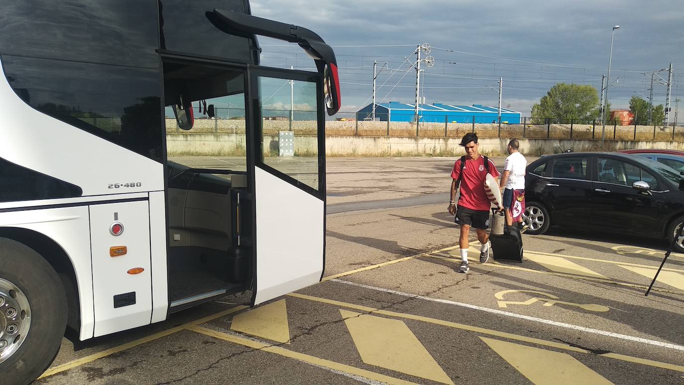 El equipo de José Manuel Aira recibe el cariño y el calor de la hinchada antes de viajar a tierras andaluzas.