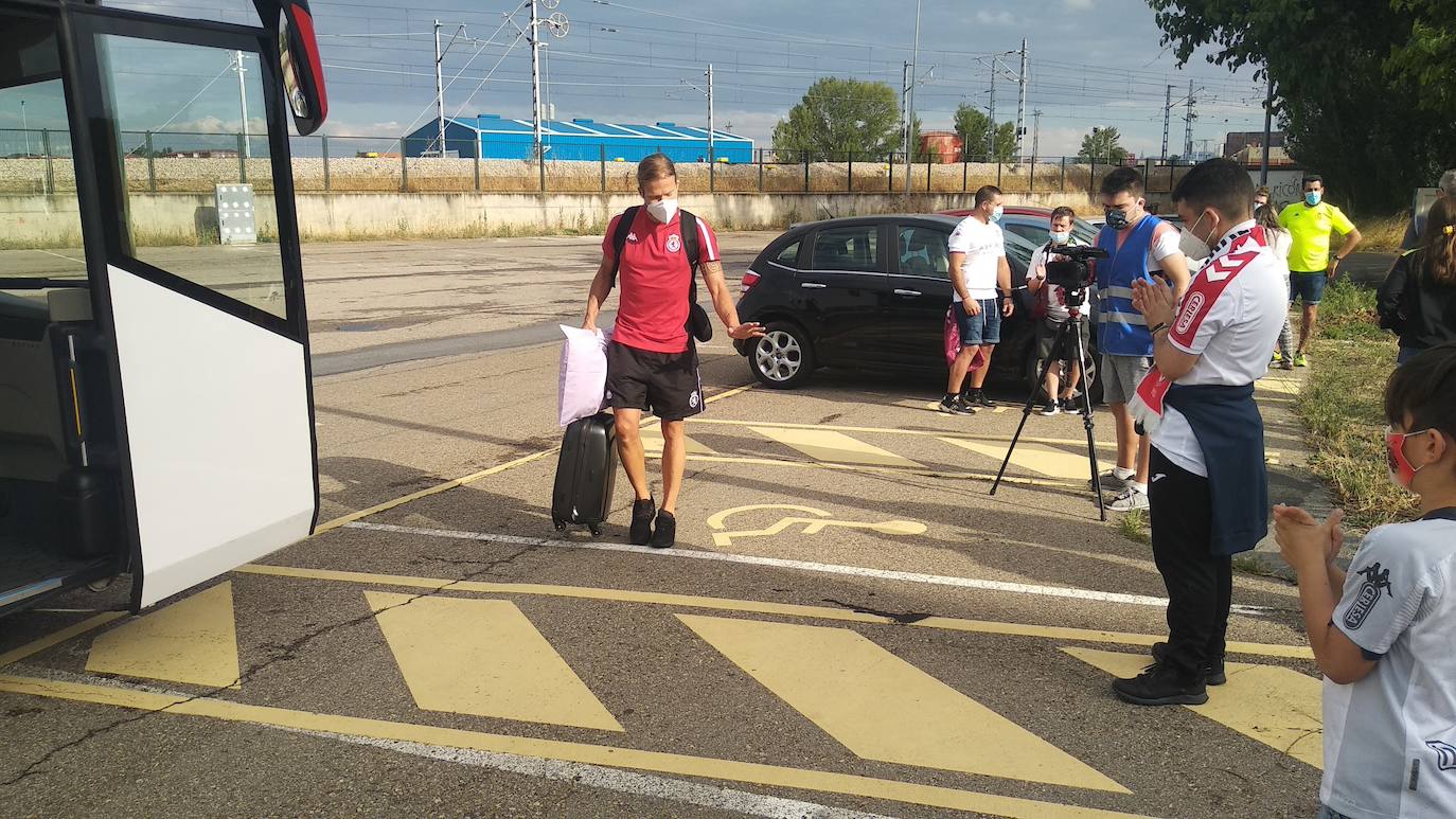 El equipo de José Manuel Aira recibe el cariño y el calor de la hinchada antes de viajar a tierras andaluzas.