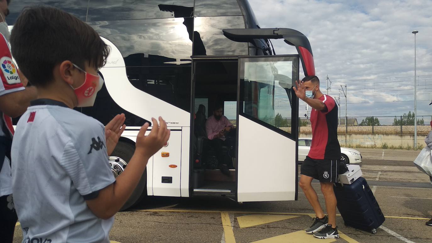 El equipo de José Manuel Aira recibe el cariño y el calor de la hinchada antes de viajar a tierras andaluzas.