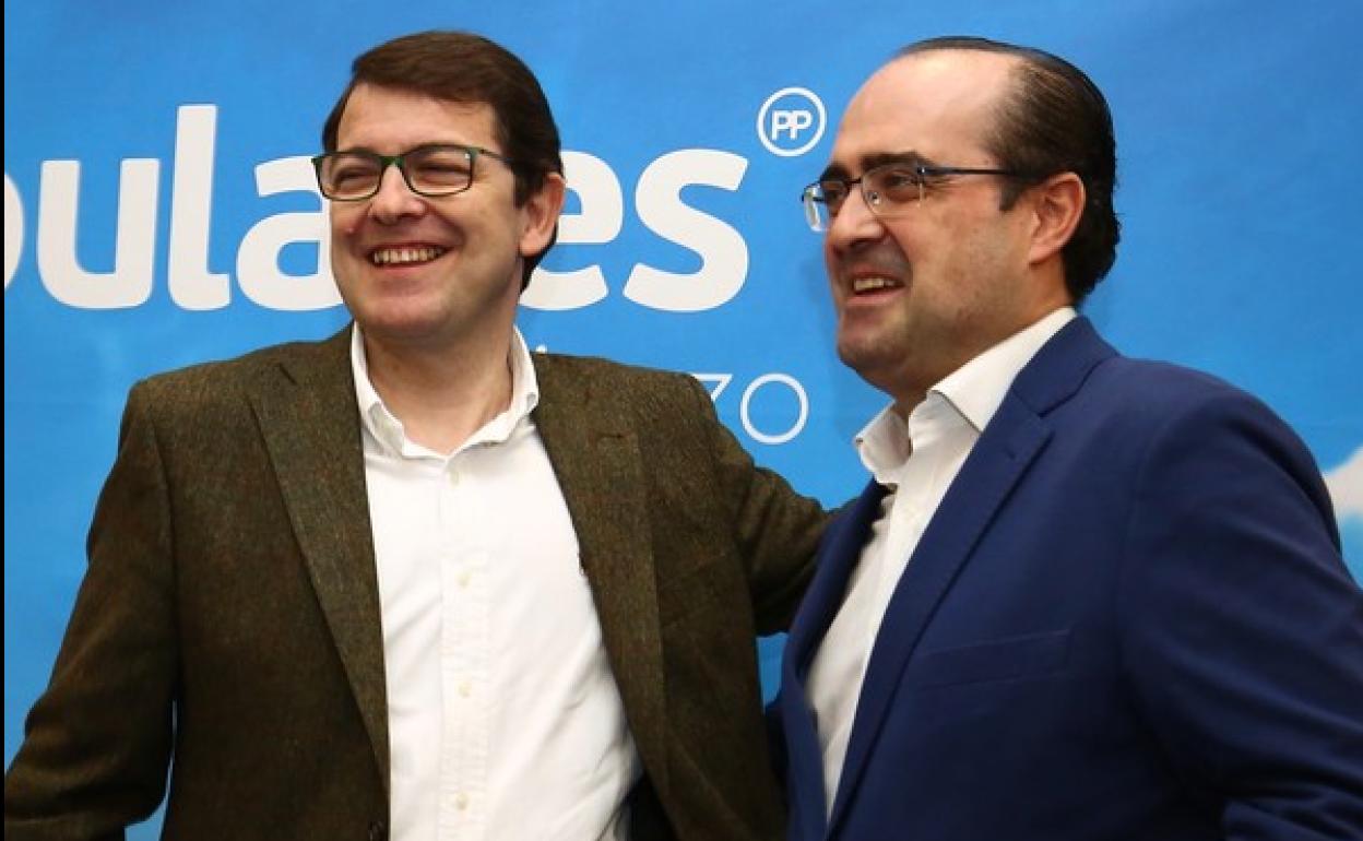 Marco Morala junto al presidente de la Junta, Alfonso Fernández Mañueco.