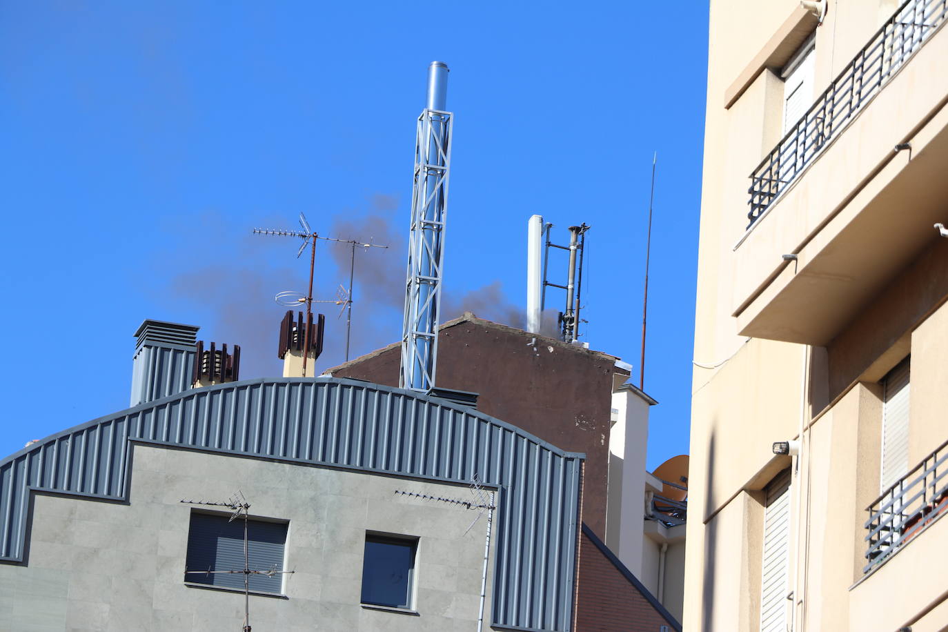 Un problema con la combustión de la caldera causa la alerta entre los vecinos