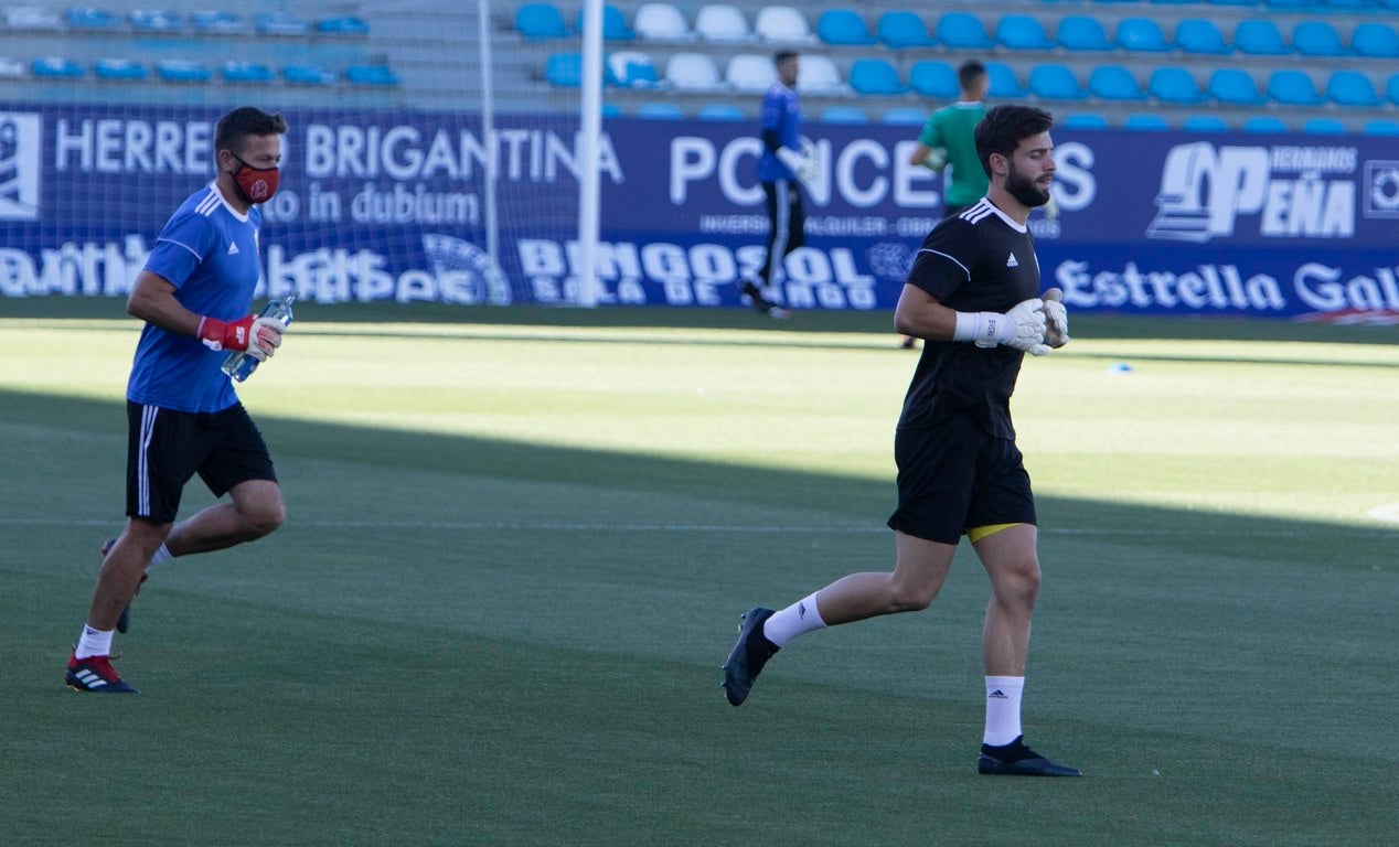 La Ponferradina se impone al Almería con gol de Yuri en El Toralín y logra respirar tranquila con la salvación en el bolsillo | El delantero se convierte en el máximo goleador en solitario de la historia de la Deportiva con 157 'dianas'. 