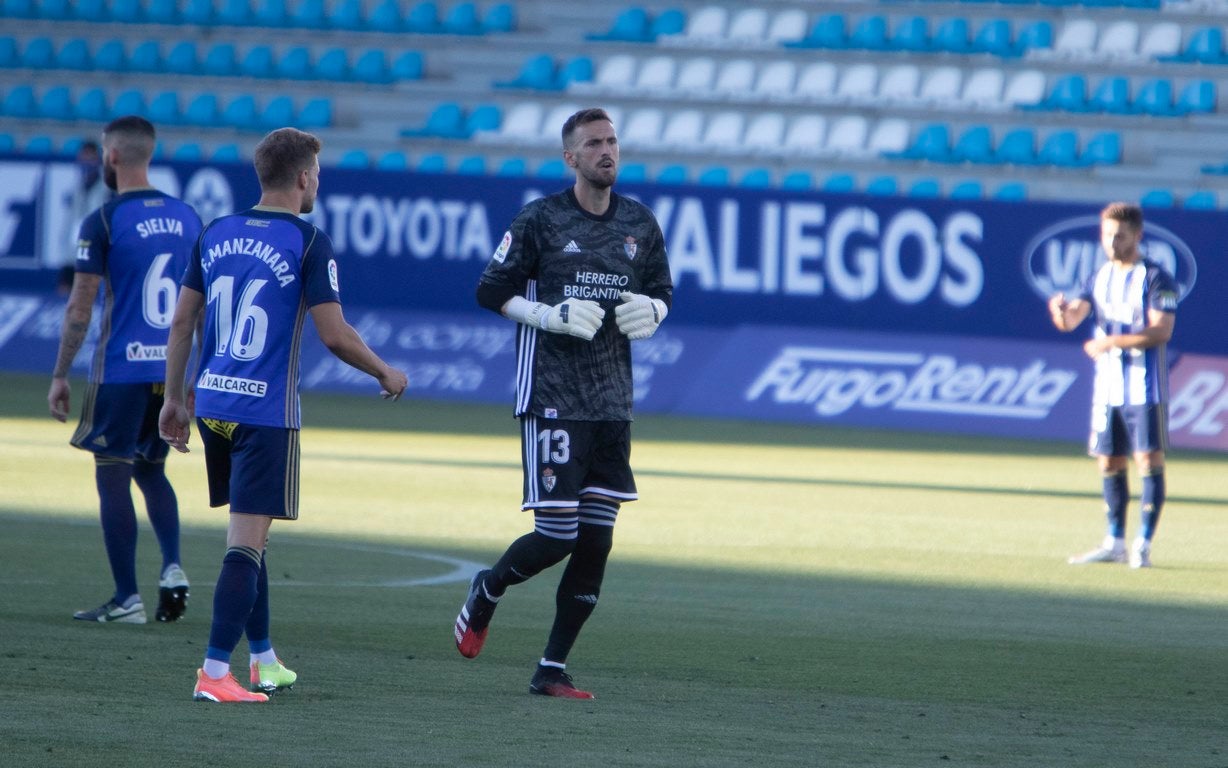 La Ponferradina se impone al Almería con gol de Yuri en El Toralín y logra respirar tranquila con la salvación en el bolsillo | El delantero se convierte en el máximo goleador en solitario de la historia de la Deportiva con 157 'dianas'. 