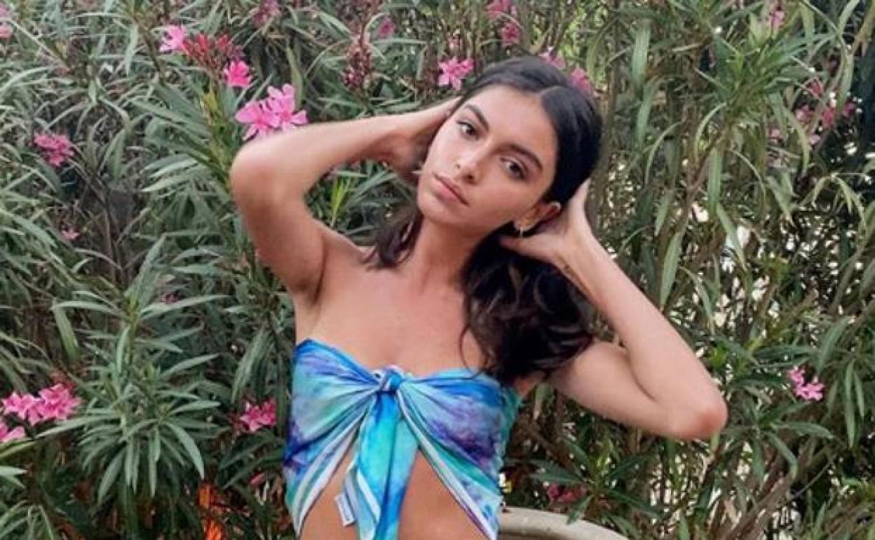 Lucía Rivera luce esta tendencia.