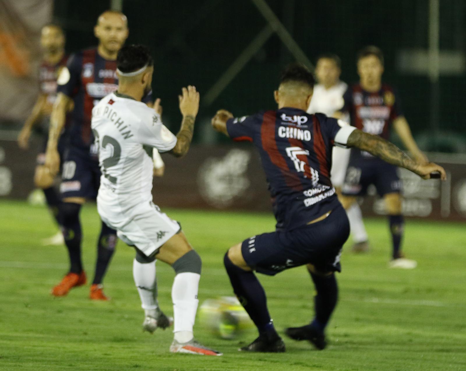 El Marbella Fútbol Center acogió el partido de la primera eliminatoria del playoff exprés