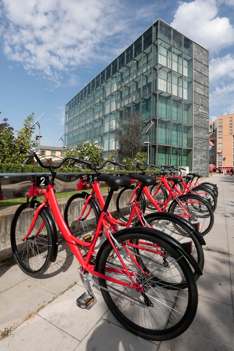 El Ayuntamiento de León acomete un plan 'renove' para reactivar las bicis de uso público en el marco del plan para conseguir una «ciudad sostenible». La inversión final alcanzará los 300.000 euros. 