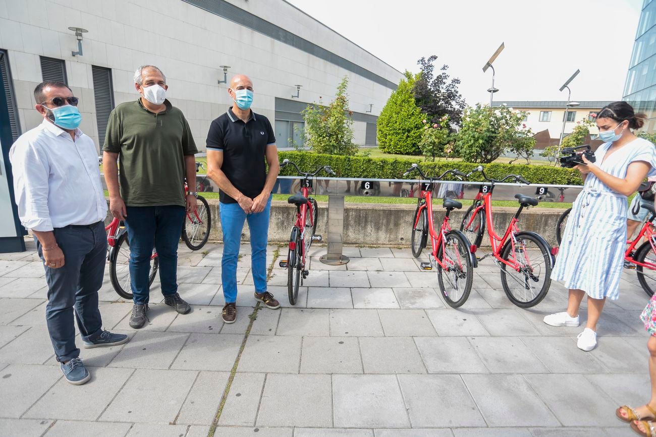 El Ayuntamiento de León acomete un plan 'renove' para reactivar las bicis de uso público en el marco del plan para conseguir una «ciudad sostenible». La inversión final alcanzará los 300.000 euros. 