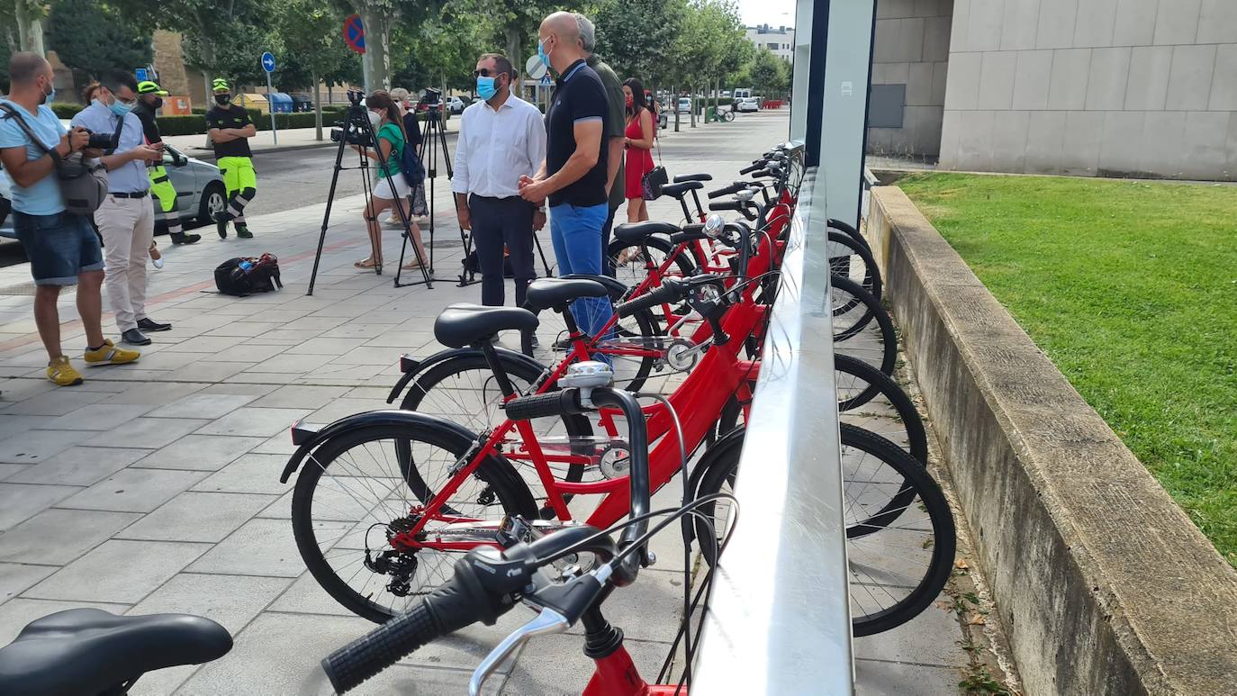 El Ayuntamiento de León acomete un plan 'renove' para reactivar las bicis de uso público en el marco del plan para conseguir una «ciudad sostenible». La inversión final alcanzará los 300.000 euros. 