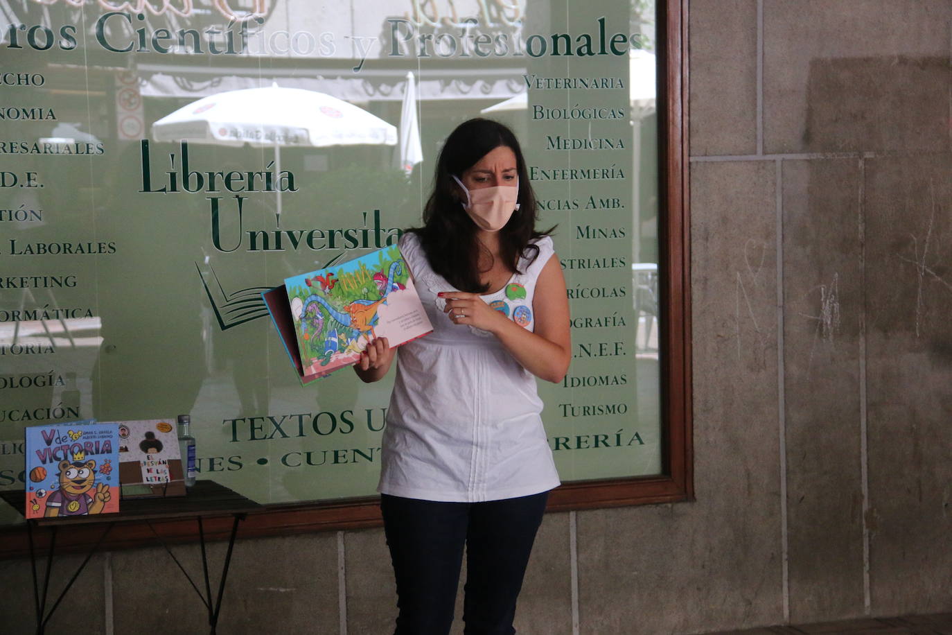 León se contagia de la lectura. 