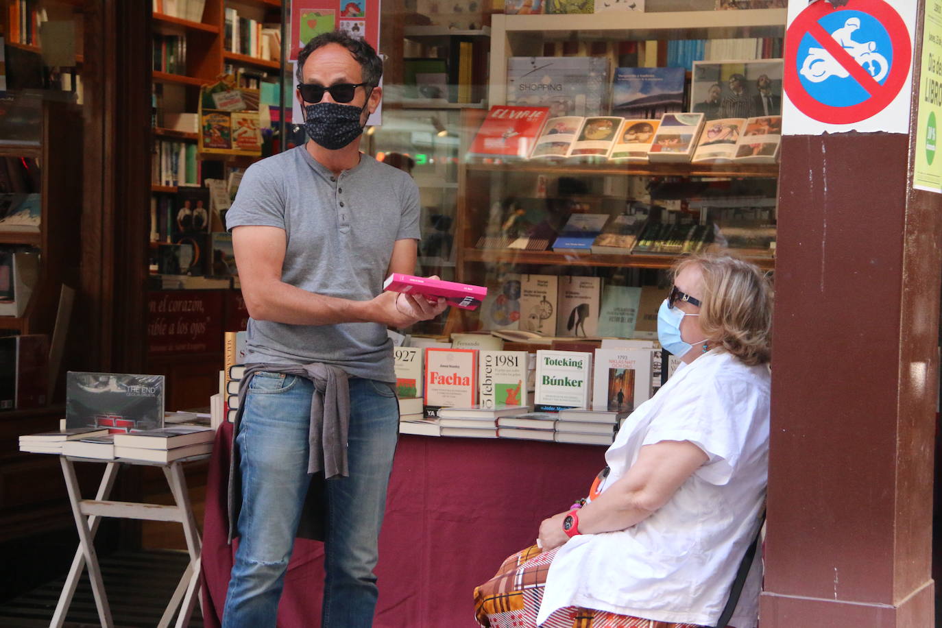 León se contagia de la lectura. 