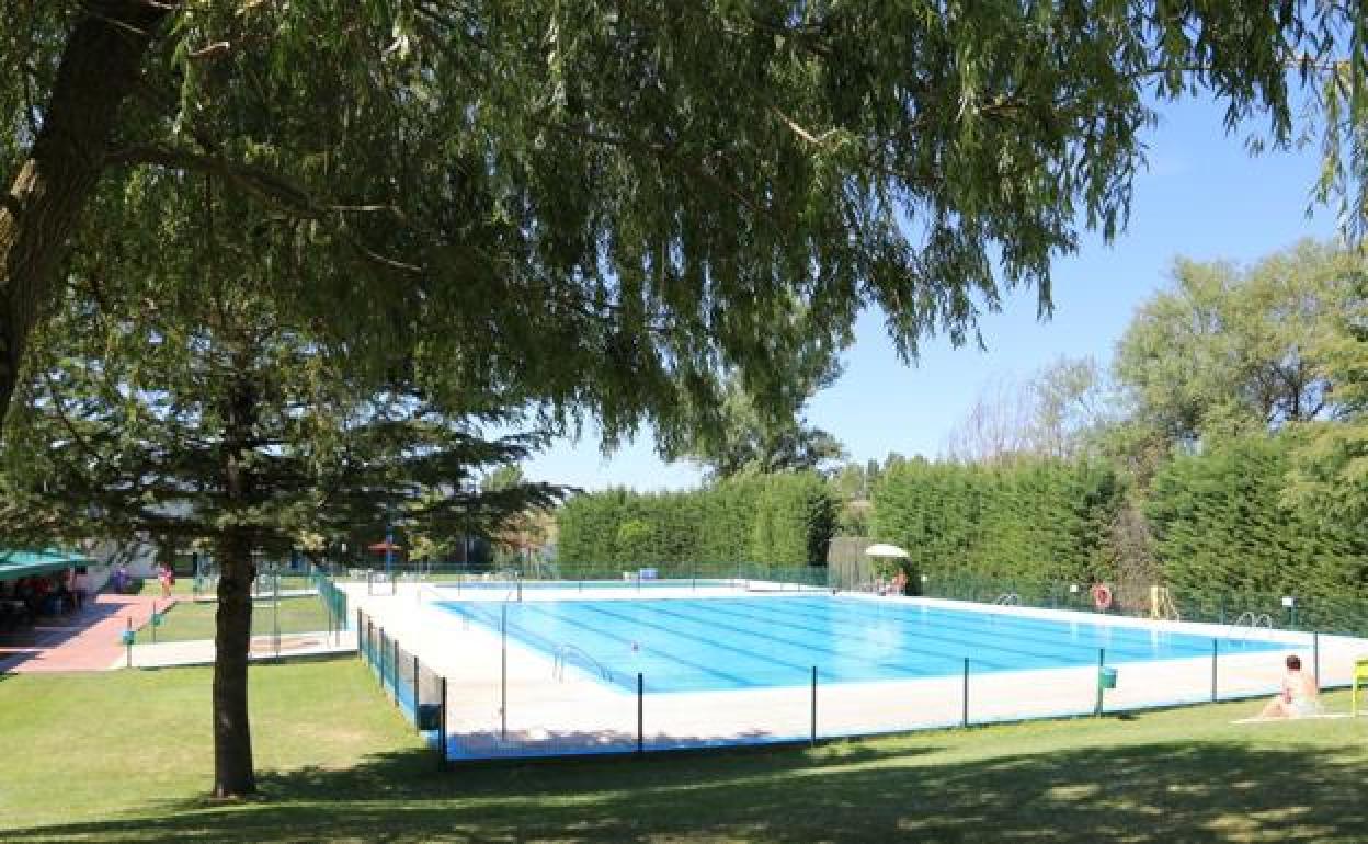 Piscina de la Virgen del Camino.