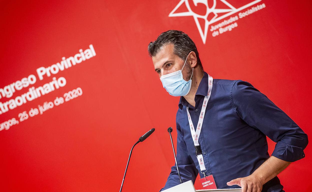 El secretario general del PSCyL, Luis Tudanca, clausura el Congreso Extraordinario de Juventudes Socialistas de Burgos.