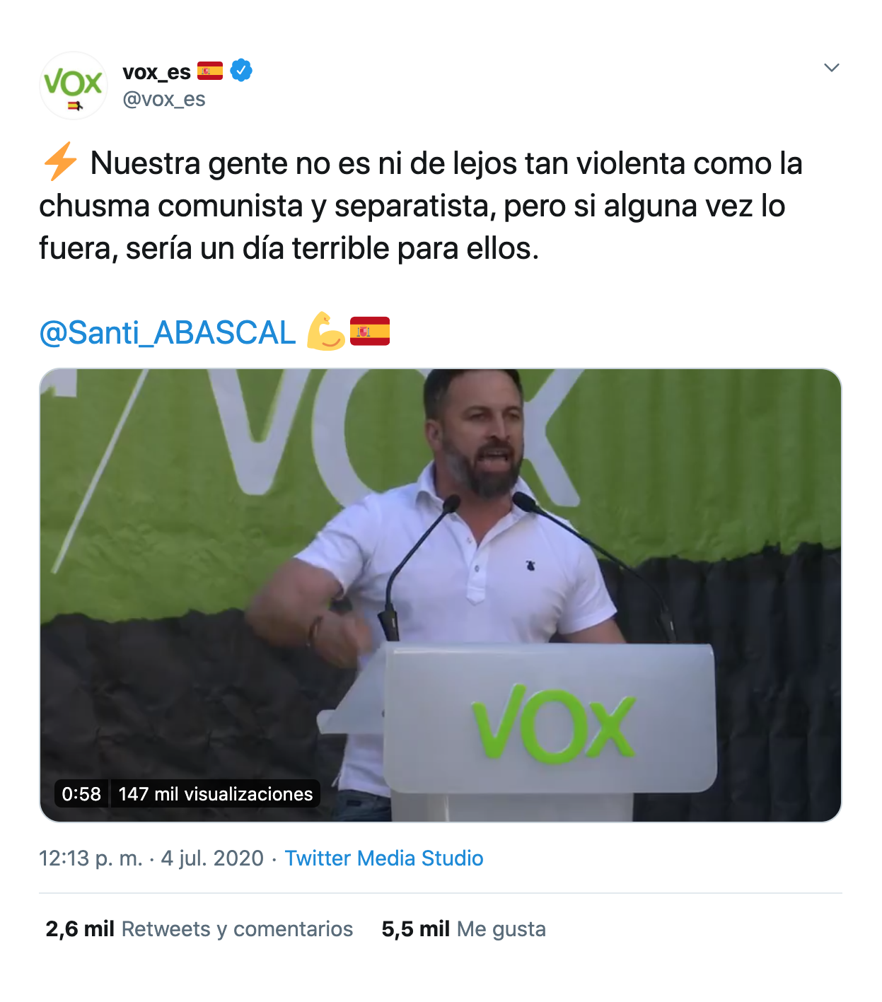 Imagen secundaria 1 - Abajo, Abascal calca un discurso que Trump había pronunciado semanas antes, Arriba, Vox carga contra los medios de comunicación.