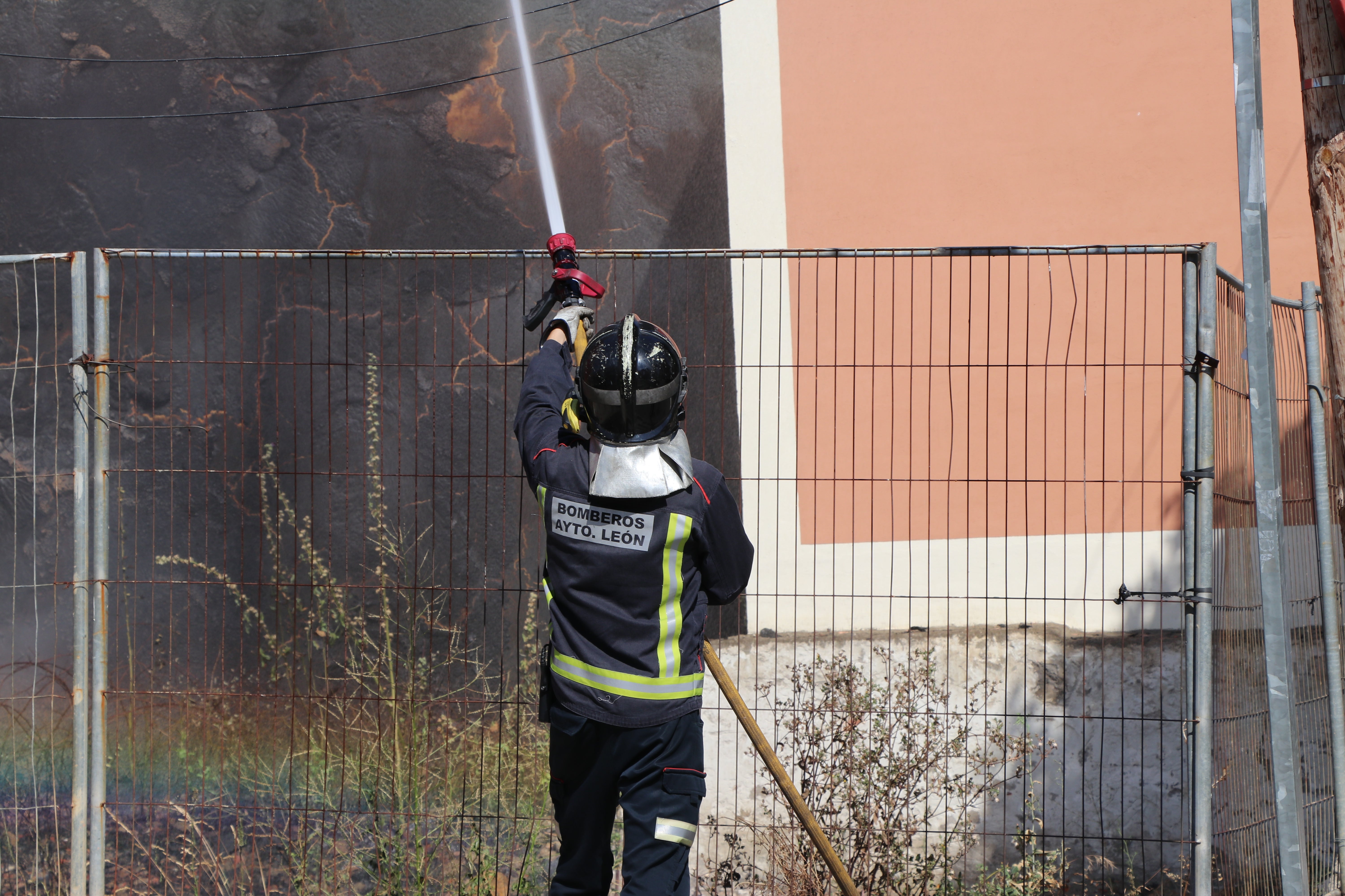 El incendio aparentaba mayor gravedad en los primeros momentos. 