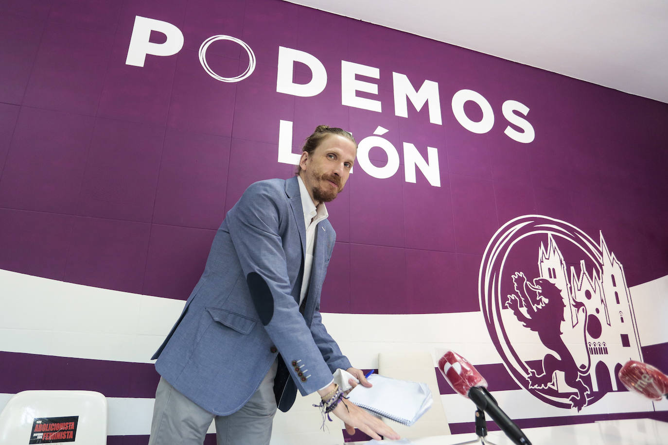 Fotos: Rueda de prensa del secretario autonómico de Podemos, Pablo Fernández