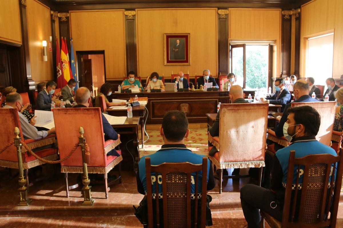 Sesión ordinaria del pleno del Ayuntamiento de León.