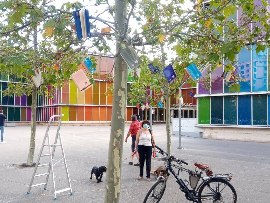 Los libros florecen en el Musac. 