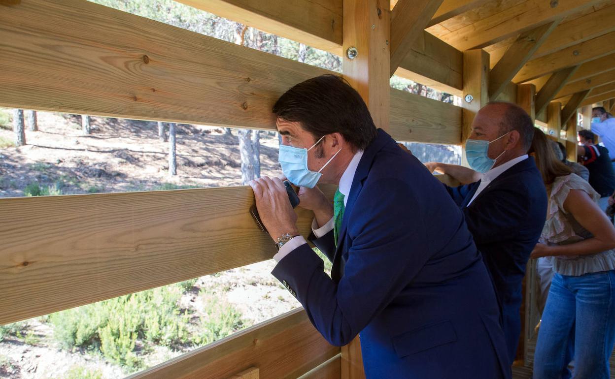 Suárez-Quiñones en su visita al Centro del Lobo Ibérico. 