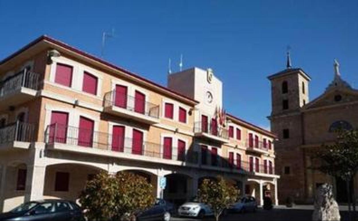 Fachada del Ayuntamiento de la localidad. 