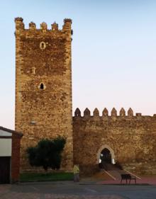 Imagen secundaria 2 - El Castillo de Laguna corona el municipio.