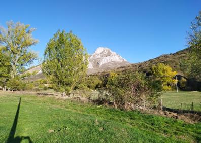 Imagen secundaria 1 - Un paisaje repleto de montañas caracteriza a este municipio.