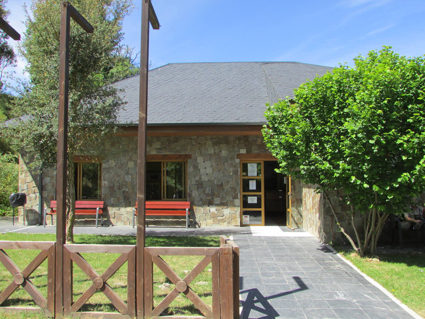 El Consorcio Provincial de Turismo y Leonoticias realizan un recorrido por tierras bercianas para conocer Las Médulas, el monasterio de Carracedo y Villafranca del Bierzo