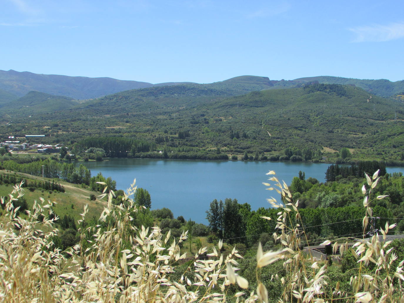 El Consorcio Provincial de Turismo y Leonoticias realizan un recorrido por tierras bercianas para conocer Las Médulas, el monasterio de Carracedo y Villafranca del Bierzo