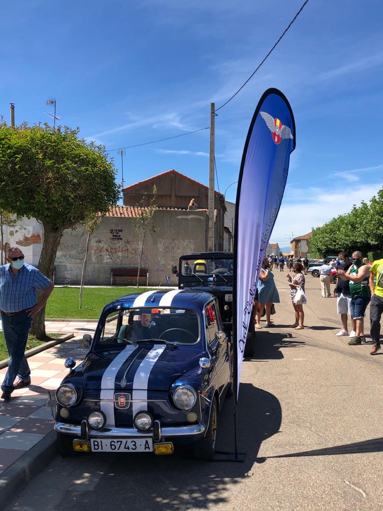 Los coches clásicos reinan en Santa María. 