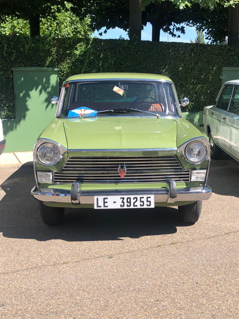 Los coches clásicos reinan en Santa María. 