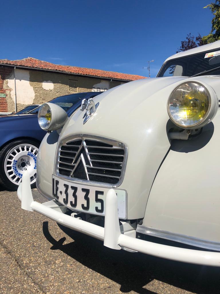 Los coches clásicos reinan en Santa María. 