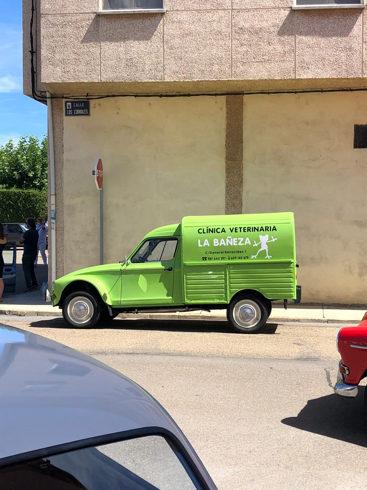 Los coches clásicos reinan en Santa María. 