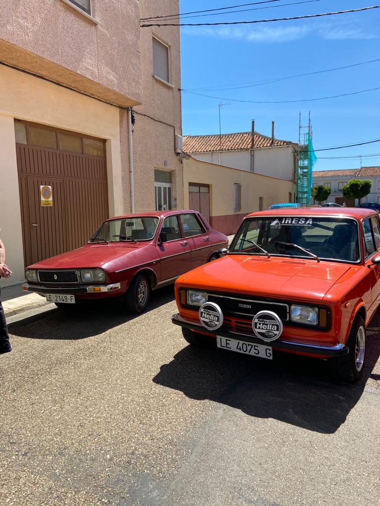 Los coches clásicos reinan en Santa María. 