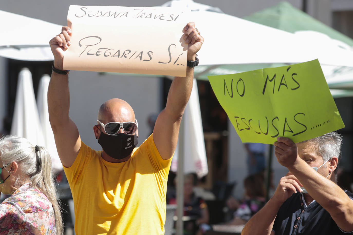 Fotos: Concentración de los vendedores ambulantes de Plegarias