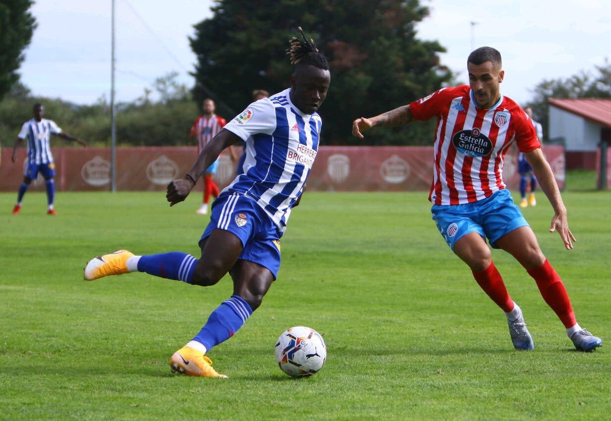 Fotos: Primer amistoso de pretemporada de la Deportiva