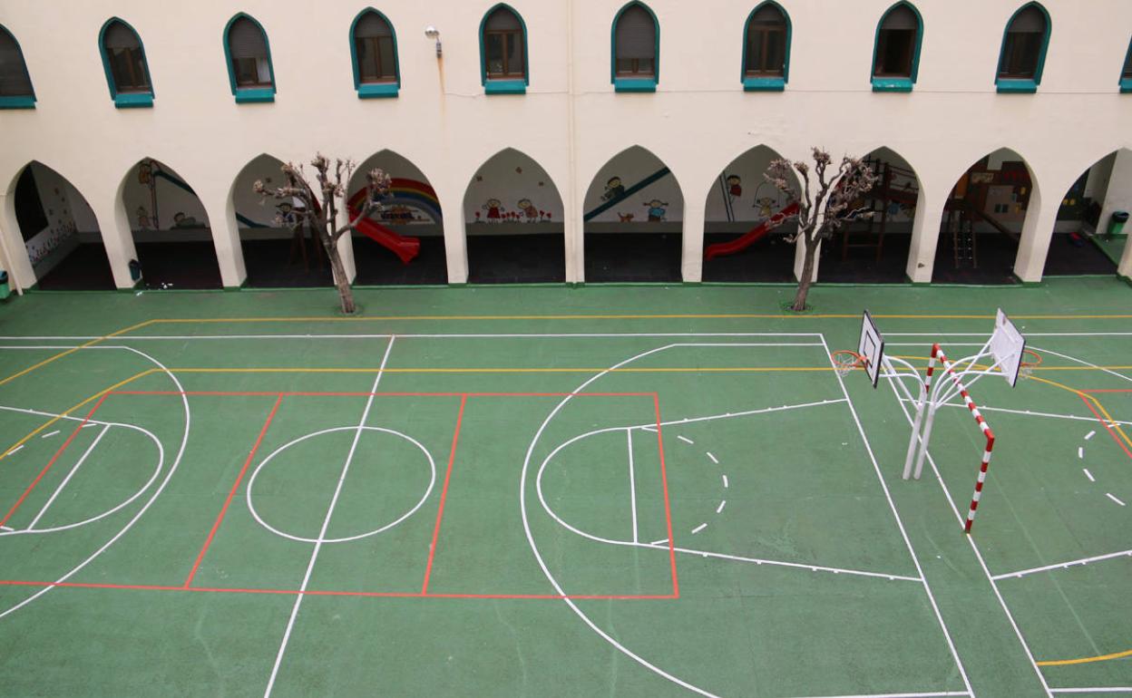 Patio de un colegio de León.