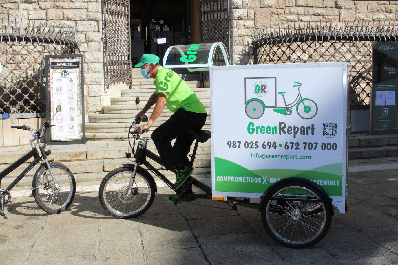 Fotos: Presentación de un servicio de recogida y reparto con triciclos eléctricos de Green Repart