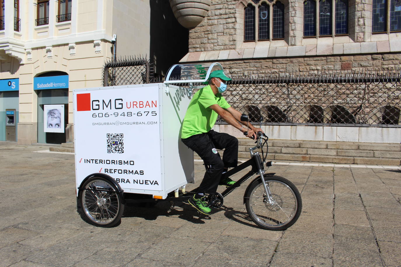 Fotos: Presentación de un servicio de recogida y reparto con triciclos eléctricos de Green Repart