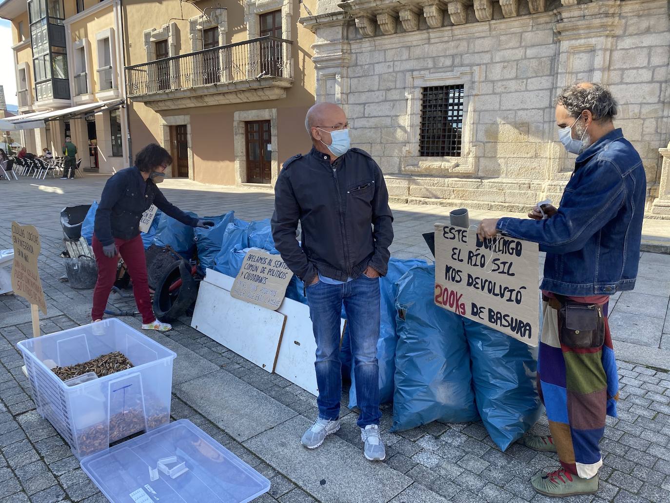 Fotos: Proyecto Orbanajo recoge 200 kilos de basura en el Sil