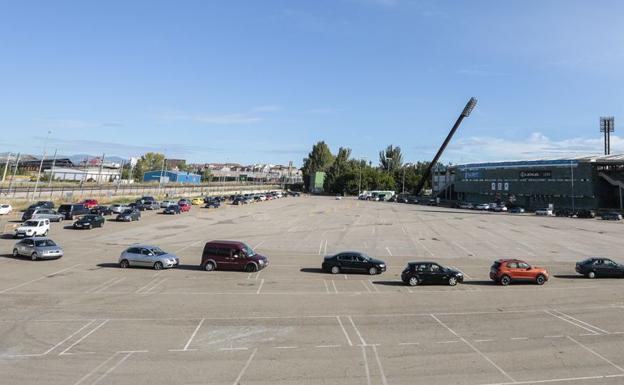 Imagen de las colas en la nueva ubicación de las pruebas auto-covid.