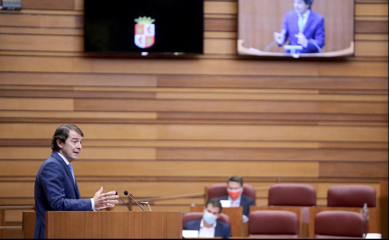 Mañueco en su intervención en el Pleno. 