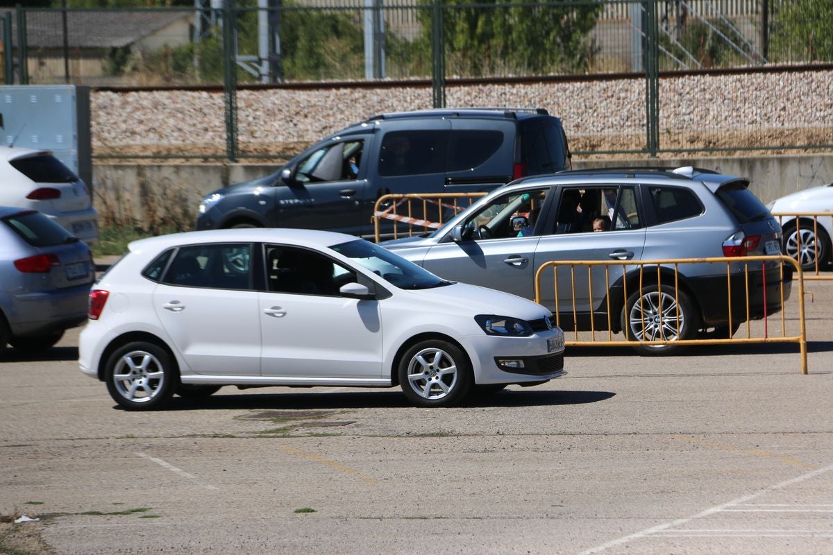 Una cola de tres horas para la prueba PCR en León